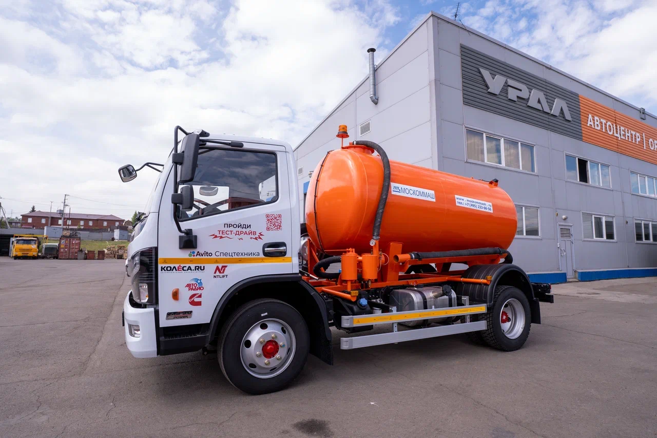 Вакуумная машина АВ-7028 DONGFENG Z80S 4 м.куб.
