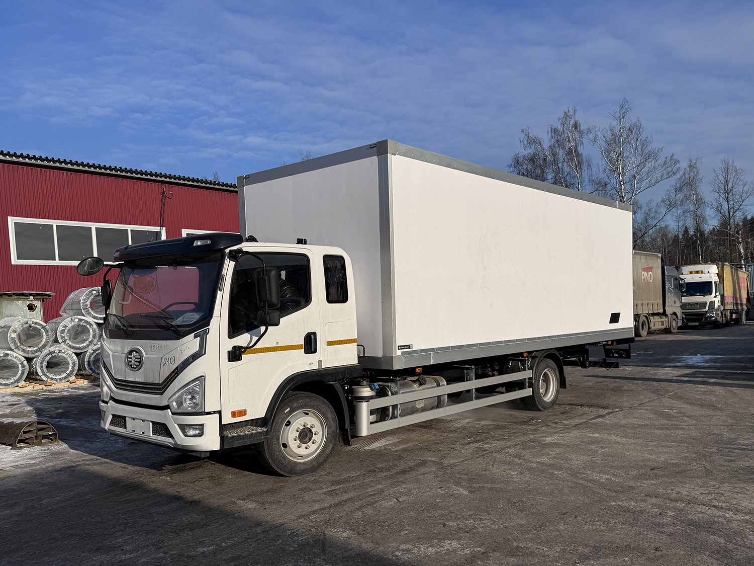 Изотермический фургон FAW Tiger 6G 12 размер 6,7x2,6x2,5 м